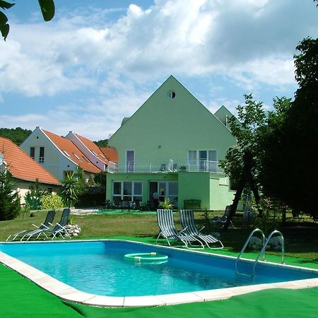 Zoldhaz Bio Panzio Hotel Gyenesdiás Exterior foto