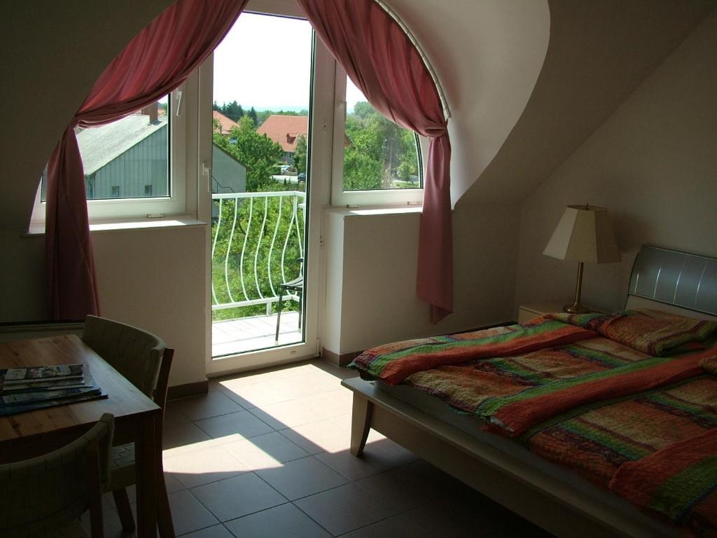 Zoldhaz Bio Panzio Hotel Gyenesdiás Cameră foto
